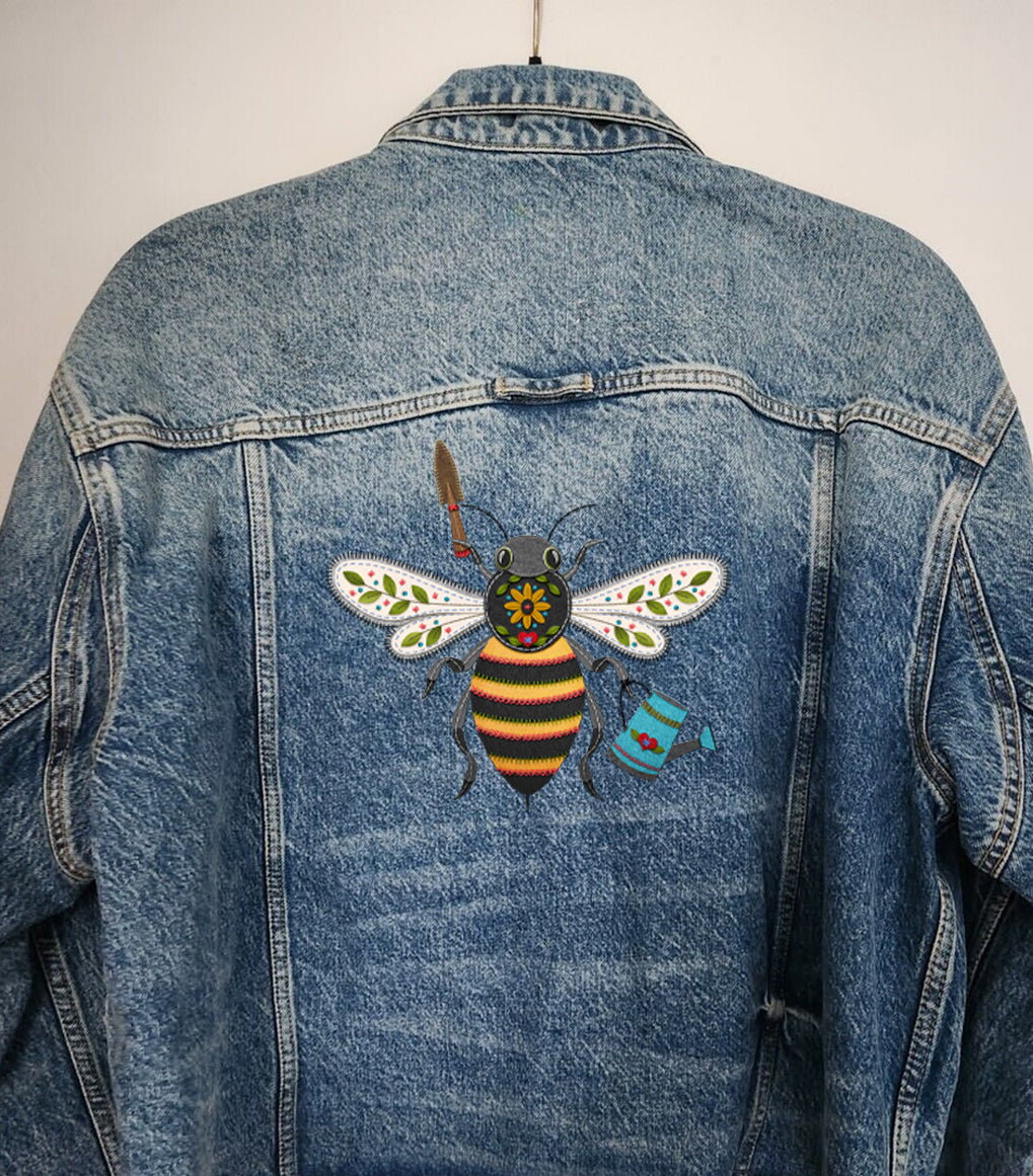 SPRING BEE SAMPLER - Printed Panel and Pattern for Wool