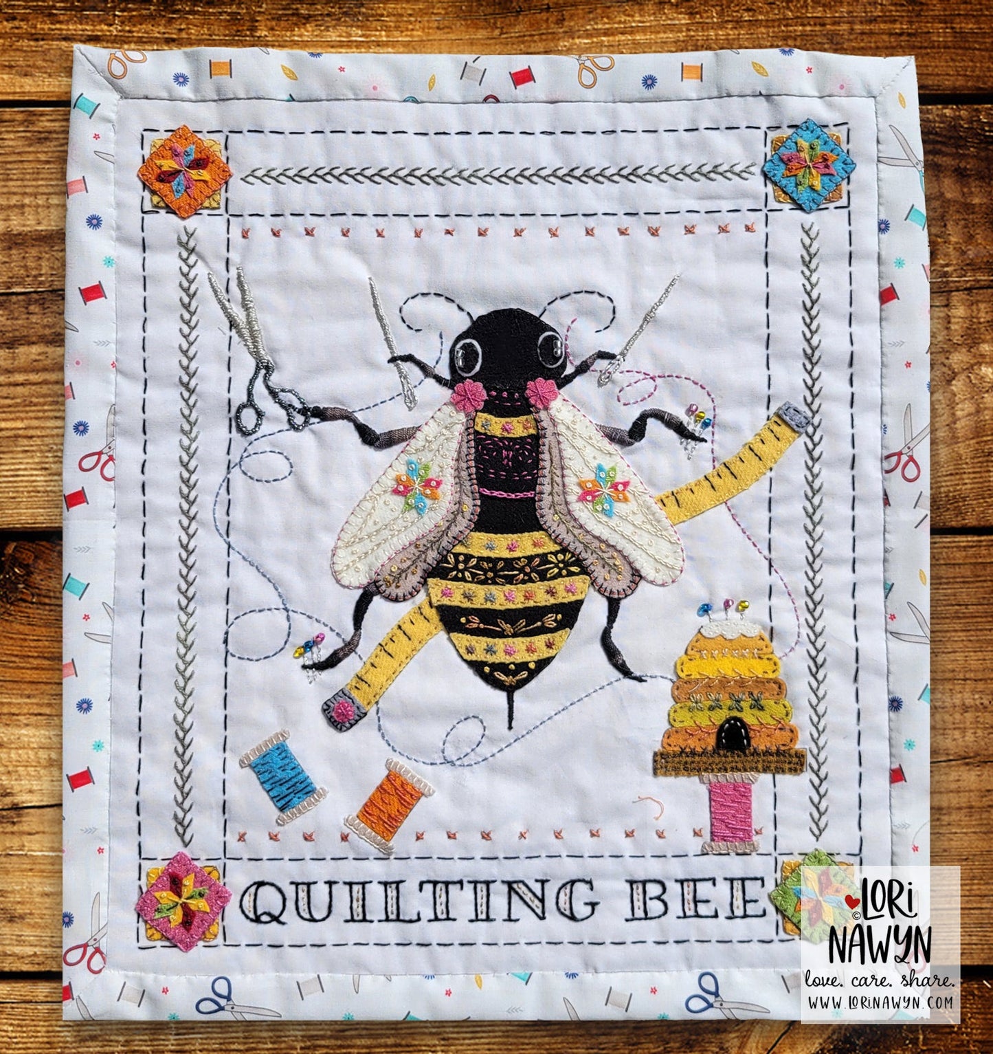 QUILTING BEE SAMPLER - Printed Panel and Pattern for Wool
